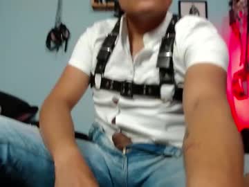 Dom2travelers_Sm Chaturbate stream image from August 18, 2025