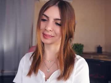 Earthadobb Chaturbate stream image from August 18, 2025