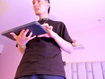 Axelstonee_ Chaturbate stream image from August 18, 2025
