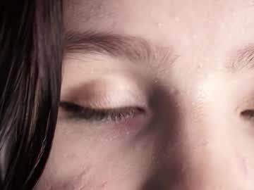 Cathleenleoni Chaturbate stream image from August 18, 2025