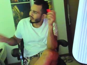 Klinsmannwalton Chaturbate stream image from August 18, 2025