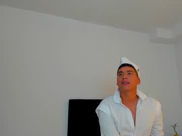 Lianthomson Chaturbate stream image from August 18, 2025