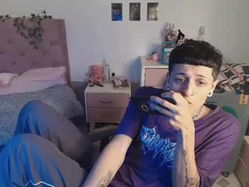 2cb0y Chaturbate stream image from August 18, 2025