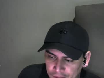 Mlkdomundo Chaturbate stream image from August 18, 2025