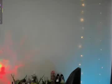 Shantalcerezo Chaturbate stream image from August 18, 2025