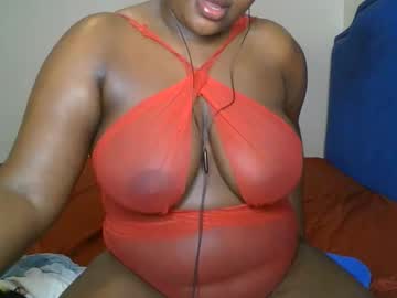 Sassie_Bee Chaturbate stream image from August 18, 2025