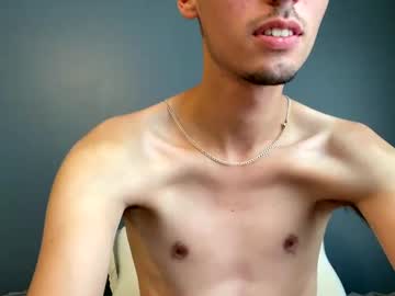 Skinnylover420 Chaturbate stream image from August 18, 2025