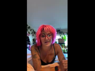 Thekinkycanner Chaturbate stream image from August 19, 2025