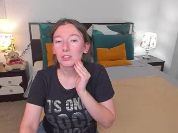 Catherinewalls Chaturbate stream image from August 19, 2025