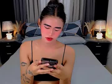 Jhulianagrey Chaturbate stream image from August 19, 2025