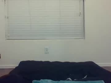 Lowhangers37 Chaturbate stream image from August 19, 2025