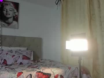 Vahiolet_Smith Chaturbate stream image from August 19, 2025