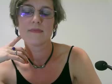 Ameliaishka Chaturbate stream image from August 19, 2025