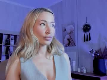 Astramonroe Chaturbate stream image from August 19, 2025