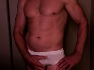 Builtovertime Chaturbate stream image from August 19, 2025