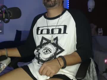 Soyelcarlitos Chaturbate stream image from August 19, 2025
