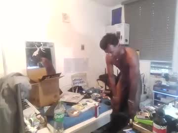 2l82agree Chaturbate stream image from August 19, 2025