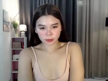 Buttycamille Chaturbate stream image from August 19, 2025