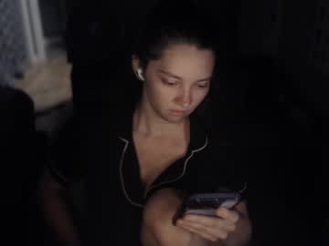 Rowanswolves Chaturbate stream image from August 19, 2025