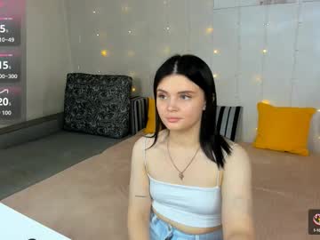 Juliawebster Chaturbate stream image from August 19, 2025