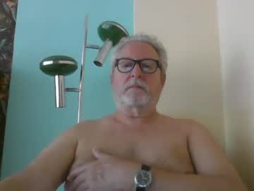 Karolusmagnu Chaturbate stream image from August 19, 2025