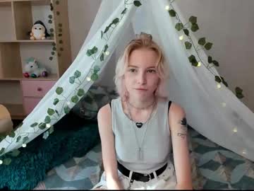 Pink_Lila18 Chaturbate stream image from August 19, 2025