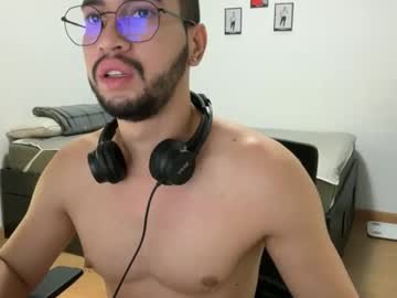 Thelatinboyandy Chaturbate stream image from August 19, 2025