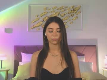 Violetta_Finch Chaturbate stream image from August 19, 2025