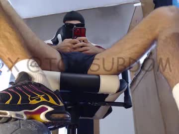 Tomsubdom Chaturbate stream image from August 19, 2025