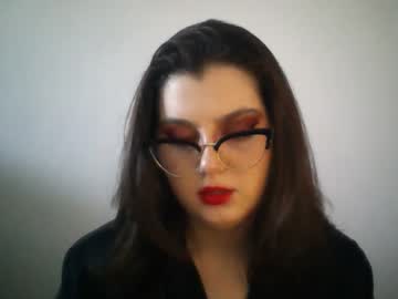 Lunamoody Chaturbate stream image from August 19, 2025