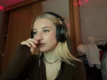 Tawnyschlaefli Chaturbate stream image from August 19, 2025