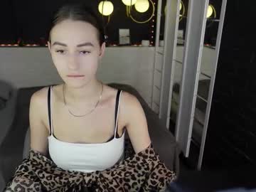 Misty_Blaze Chaturbate stream image from August 19, 2025
