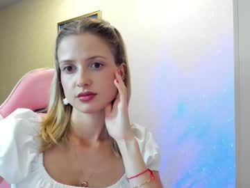 Julie_Flores Chaturbate stream image from August 19, 2025