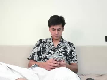 Alikuskya Chaturbate stream image from August 19, 2025