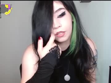 Amilustxx Chaturbate stream image from August 19, 2025