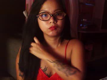 Goldaveronn Chaturbate stream image from August 19, 2025