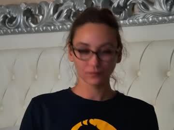 Alice_Munro Chaturbate stream image from August 19, 2025