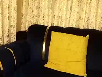 Hunsweetpie Chaturbate stream image from August 19, 2025