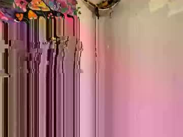 Mochamuse Chaturbate stream image from August 19, 2025
