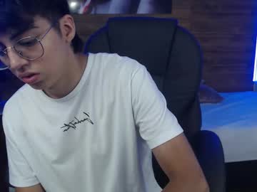 Jhoellx Chaturbate stream image from August 19, 2025