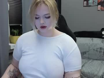 Lovely_Leilla Chaturbate stream image from August 19, 2025