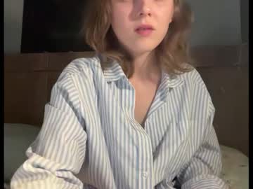 Holydori Chaturbate stream image from August 19, 2025