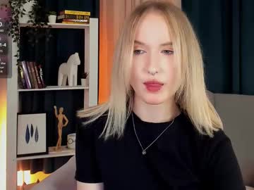 Kikishyness Chaturbate stream image from August 19, 2025