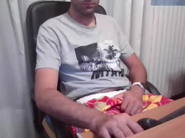 Andrewpc192 Chaturbate stream image from August 19, 2025