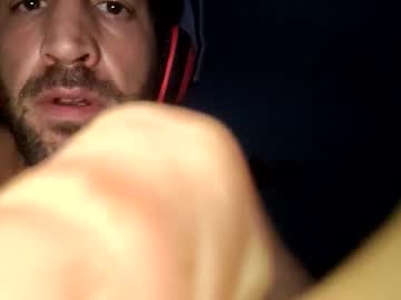 Angusdagdarson Chaturbate stream image from August 19, 2025
