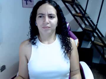Samantha2girl Chaturbate stream image from August 19, 2025