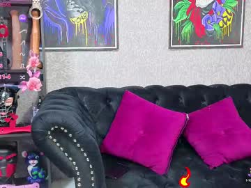 Camiilamarti Chaturbate stream image from August 20, 2025