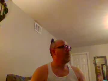 Homelonly Chaturbate stream image from August 20, 2025