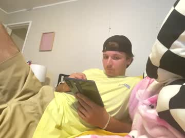Kmessi33 Chaturbate stream image from August 20, 2025