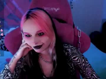 Pineapple_Dope Chaturbate stream image from August 20, 2025
